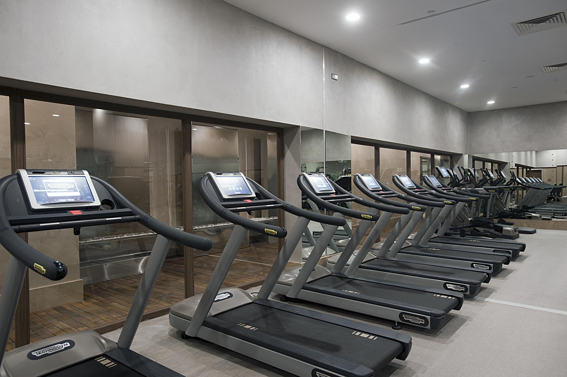 Cevahir Hotel Istanbul Asia Zewnętrze zdjęcie Treadmills in a gym