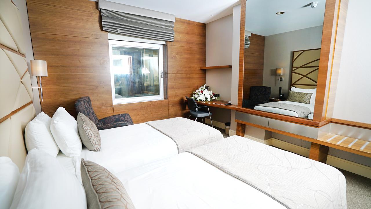 Cevahir Hotel Istanbul Asia Zewnętrze zdjęcie A room at the hotel
